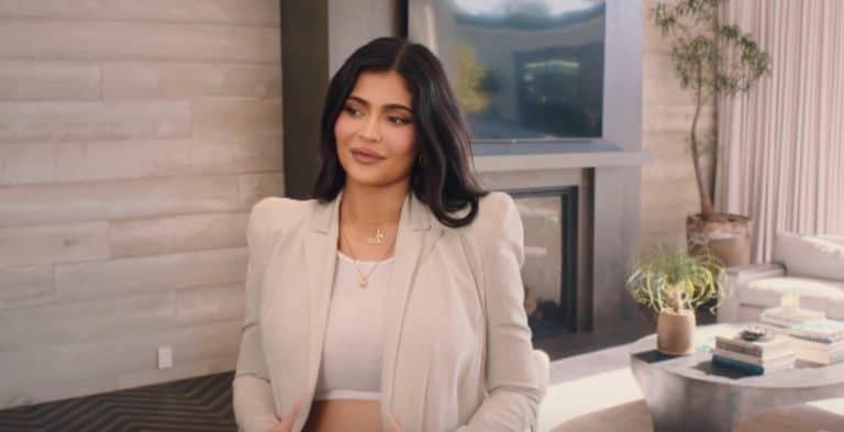 Kylie Jenner Kicking Off New Hair Business?