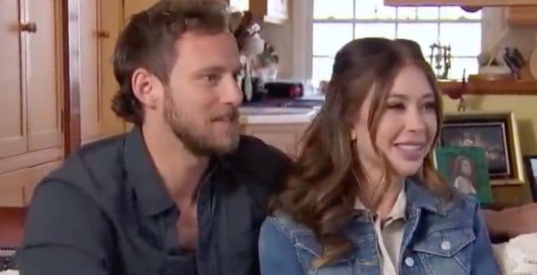 ‘Bachelorette’ Gabby Windey & Erich Schwer Split!