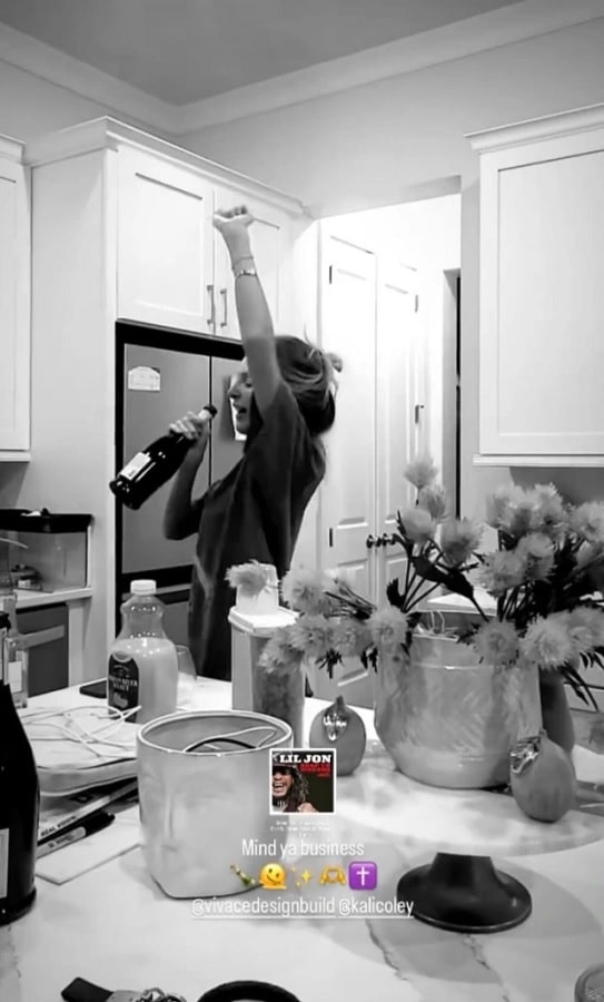 Lindsie Chrisley Black & White Clip [Lindsie Chrisley | Instagram Stories]