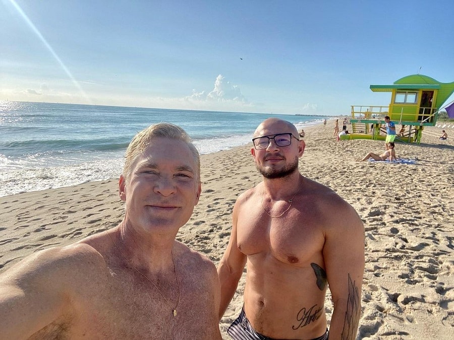 Sam Champion & Rubm On The Beach [Sam Champion | Instagram]