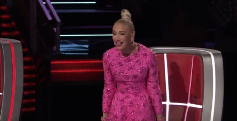 ‘The Voice’ Gwen Stefani Pouts For Camera, Fans Say ‘Stop’