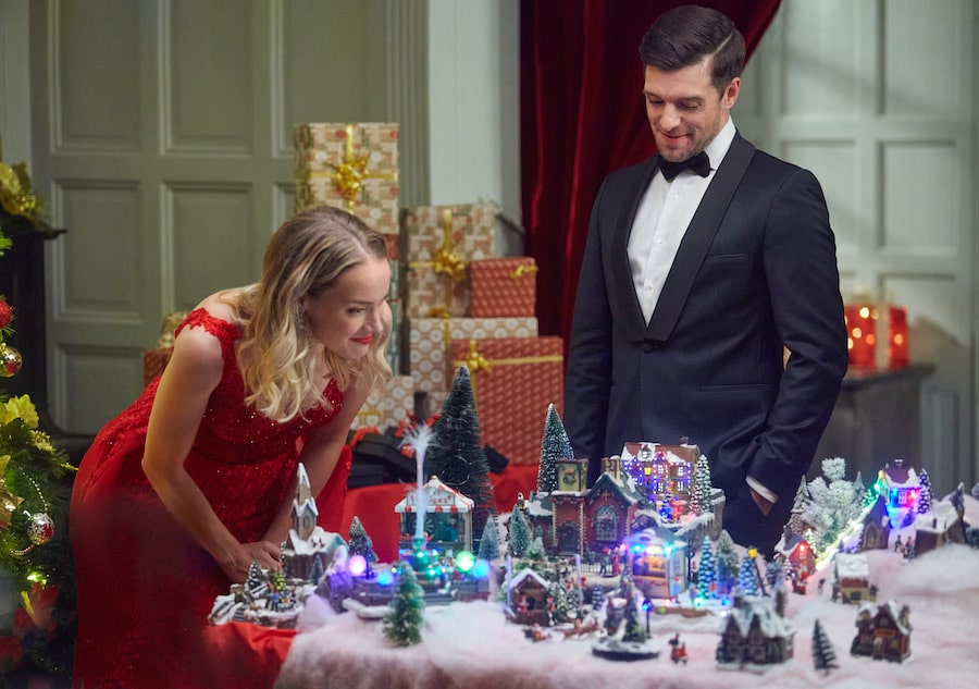 Photo: Rachel Skarsten, Dan Jeannotte Credit: ©2022 Hallmark Media/Photographer: Courtesy of Leif Films Media Inc & Saga Film