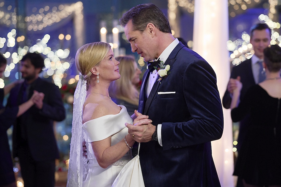 Hallmark The Wedding Veil Photo: Alison Sweeney, Victor Webster Credit: ©2022 Crown Media United States LLC/Photographer: Hugh Tull