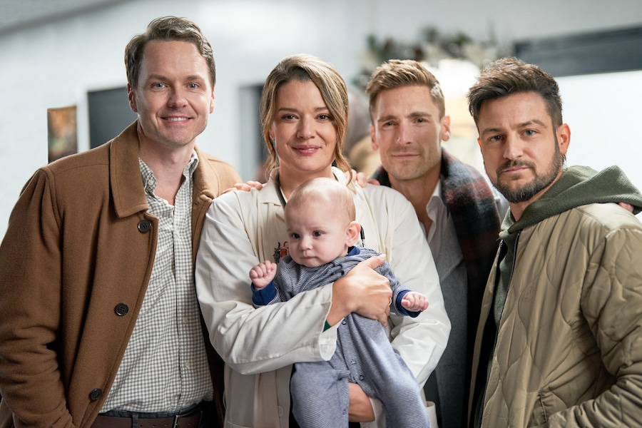 Photo: Paul Campbell, Kimberley Sustad, Andrew Walker, Tyler Hynes Credit: ©2022 Hallmark Media/Photographer: Ricardo Hubbs