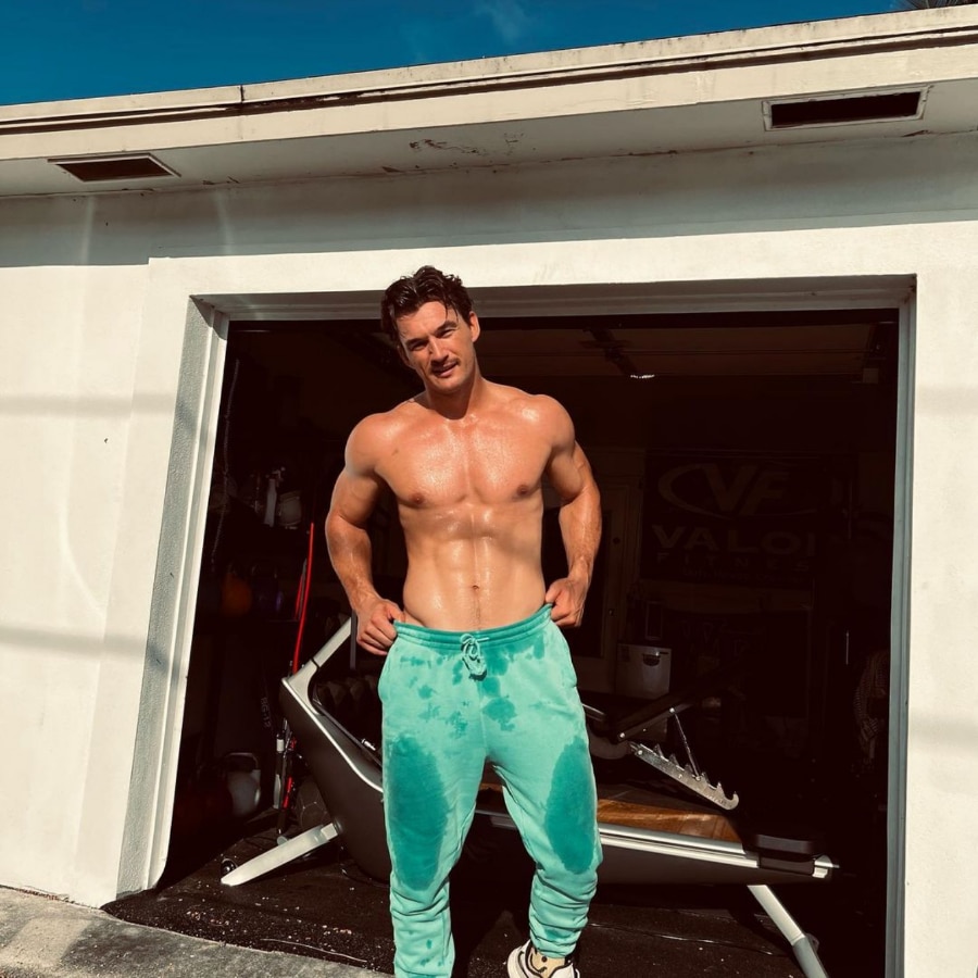 Tyler Cameron Drenched In Sweat & Shirtless [Tyler Cameron | Instagram]