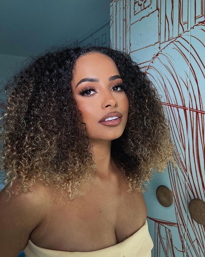 Amber Gill With Curly Hair [Amber Gill | Instagram]