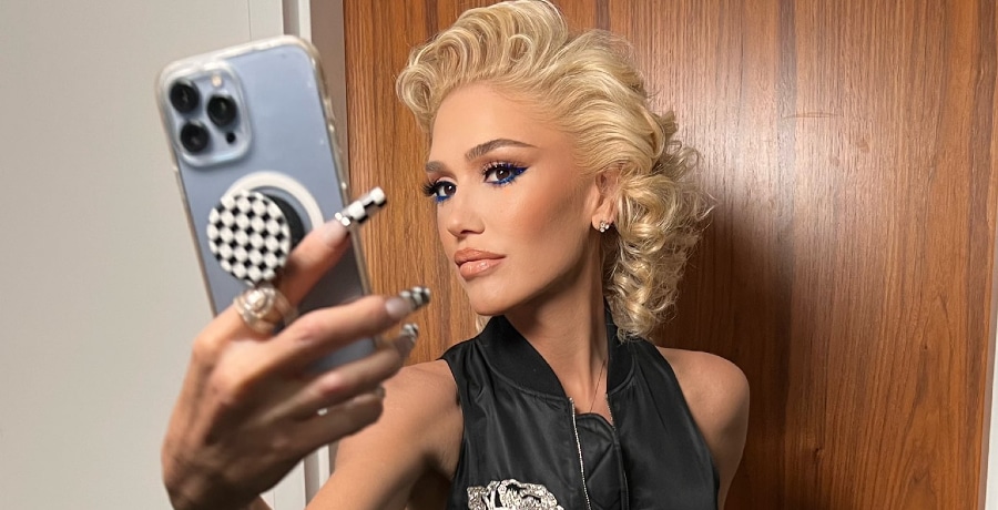Gwen Stefani Snaps Selfie From The Voice Set [Gwen Stefani | Twitter]