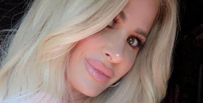 Kim Zolciak Snaps Selfie [Kim Zolciak-Biermann | Instagram]