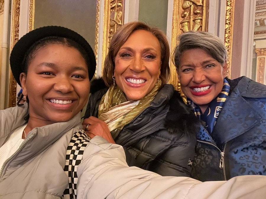 Robin Roberts Enjoys Outing With Family [Robin Roberts | Instagram]