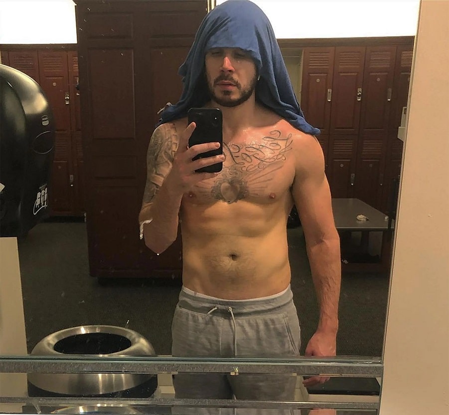 Vinny Guadagnino Shirtless Gym Selfie [Vinny Guadagnino | Instagram]