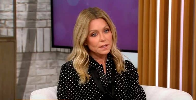 ‘Live’ Kelly Ripa Shows It All Off At Makeup Free Pajama Party