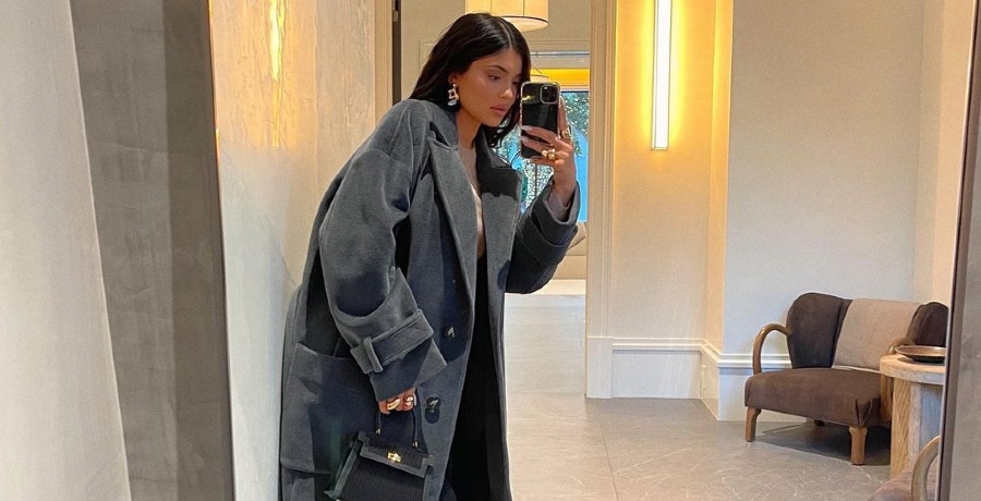 Kylie Jenner Wears Big Coat [Kylie Jenner | Instagram]