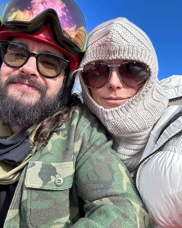 Heidi Klum and Tom Kaulitz snap at selfie in the mountains.