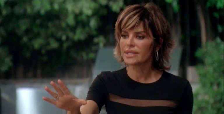 Lisa Rinna Gets Weird, Says Hi To Her Haters