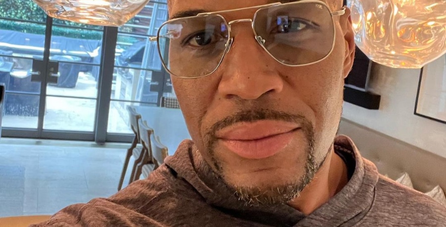 Michael Strahan Wears Tinted Shades [Michael Strahan | Instagram]