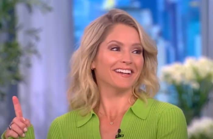 Sara Haines talking on 'The View' - YouTube