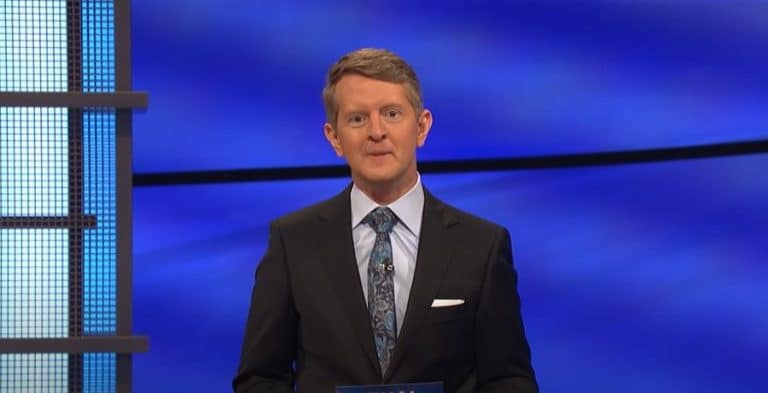 ‘Jeopardy!’ 2-Day Champ Flexes Weird Talent On-Stage
