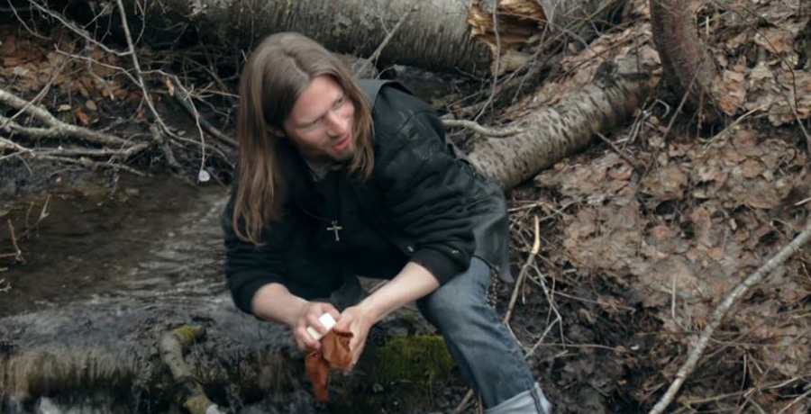 Bear Brown on Alaskan Bush People - screencap