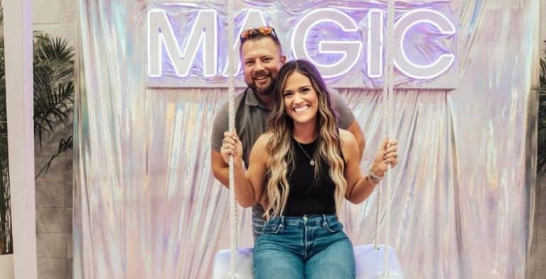 Zach & Whitney Bates’ Baby’s Gender & Name Discussed By Fans
