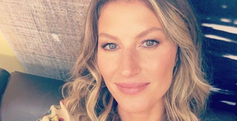 Hot Mom Gisele Bündchen Smiles Brightly In Tight White Jeans