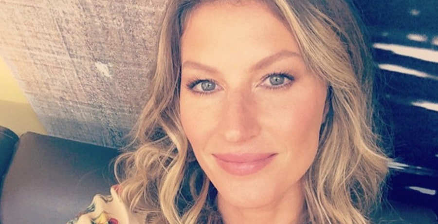 Gisele Bündchen Smiles Brightly [Source: Gisele Bündchen | Instagram]