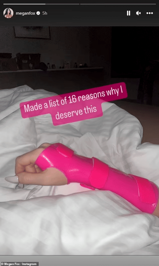 Megan Fox Injures Wrist [Megan Fox | Instagram Stories]