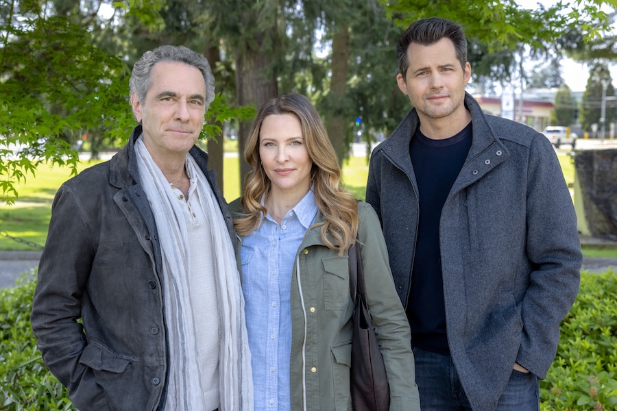 Photo: Robin Thomas, Jill Wagner, Kristoffer Polaha Credit: ©2021 Crown Media United States LLC/Photographer: Eike Schroter