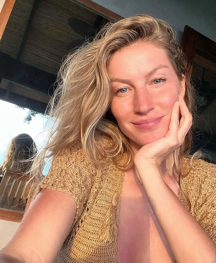 Gisele Bündchen Wears Crochet Top [Source: Gisele Bündchen | Instagram]