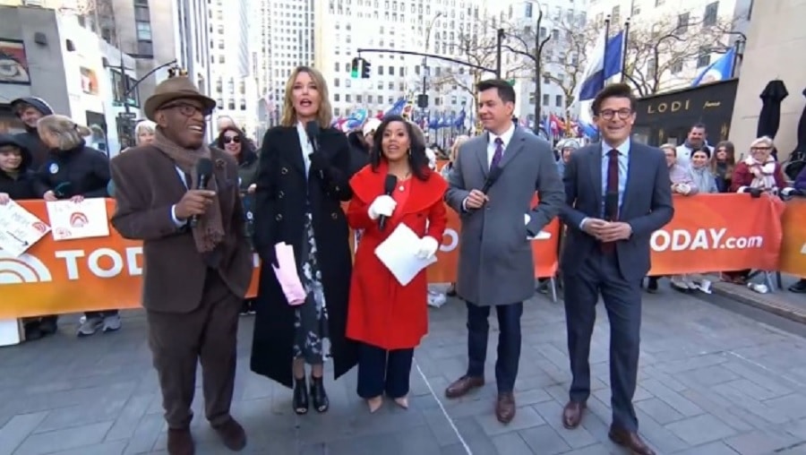 Savannah Guthrie & Co-Hosts Outside [Source: YouTube]