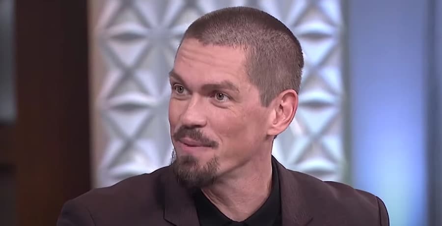 Steve Howey/YouTube