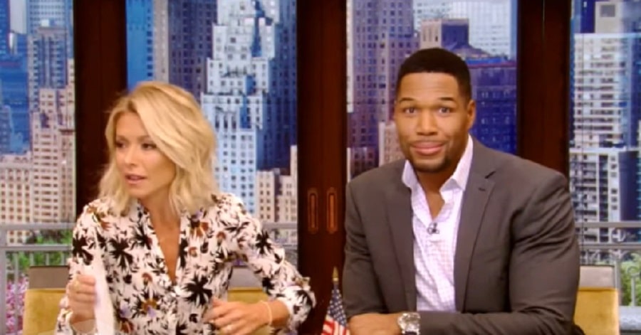 Kelly Ripa & Michael Strahan [Source: YouTube]