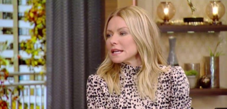 ‘Live’ Kelly Ripa Reacts Strongly To Hecklers
