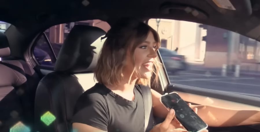 Raquel Leviss Driving While Talking On Phone [Source: YouTube]
