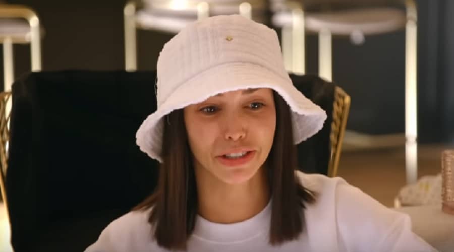 Scheana Shay Wears White Bucket Hat [Source: YouTube]