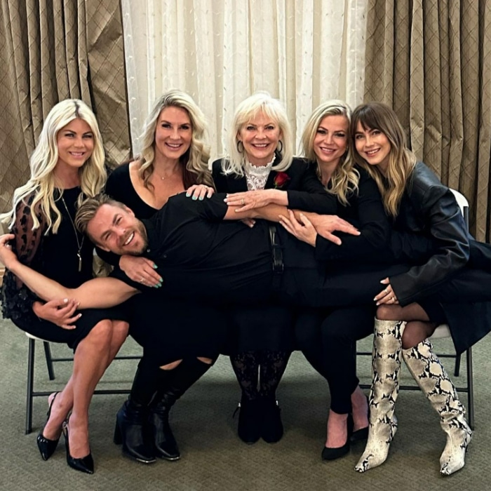 Derek Hough and his mother and siblings, Instagram