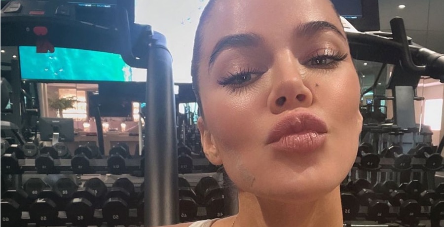 Khloe Kardashian Puckers Up At Gym [Source: Khloe Kardashian - Instagram]