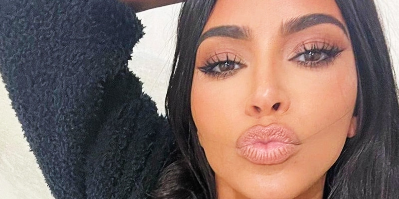 Kim Kardashian puckers up in a selfie [Source: Instagram]