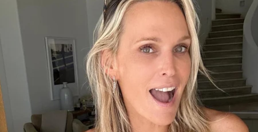 Molly Sims Bikini Photo [Source: Molly Sims - Instagram]