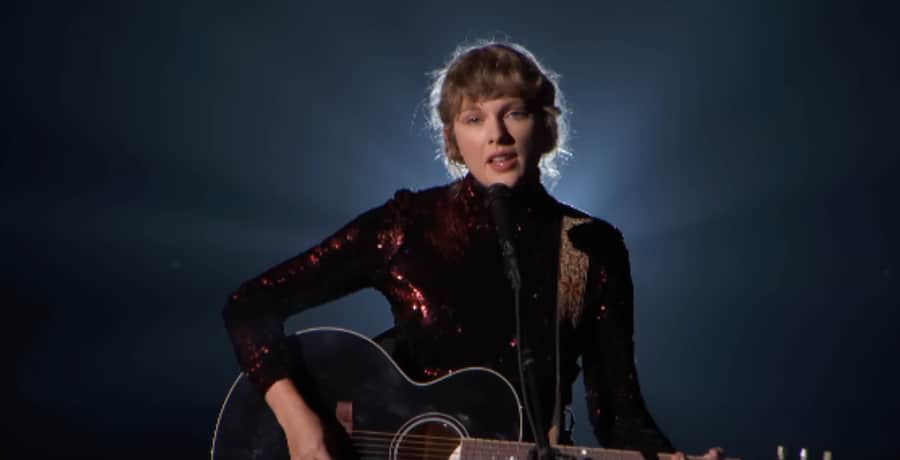 Taylor Swift Plays Guitar [Source: YouTube]