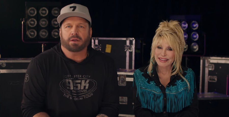 Garth Brooks and Dolly Parton at the ACM Awards / YouTube