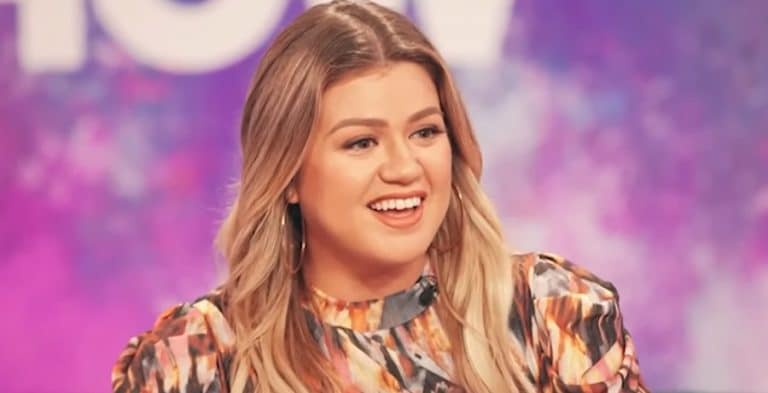 ‘Kelly Clarkson Show’ Accused Of Toxic Work Environment