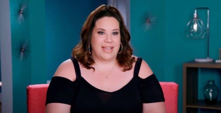 Whitney Way Thore Highlights Curves & Teases Cleavage