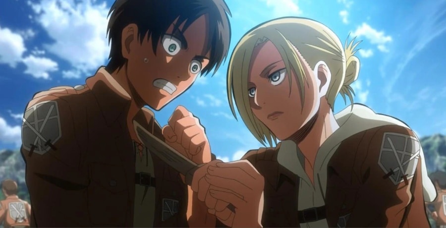annie leonhart and erin yeager fighting attack on titan