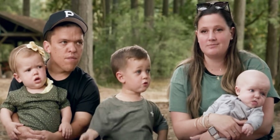 Tori and Zach Roloff with their kids [Source: YouTube/TLC]