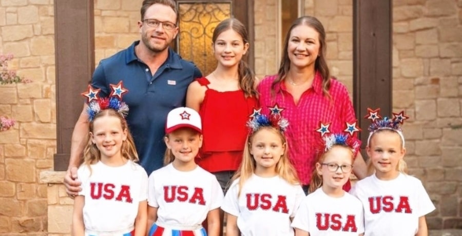 Entire OutDaughtered Busby family including Danielle and Adam in a photo - Instagram