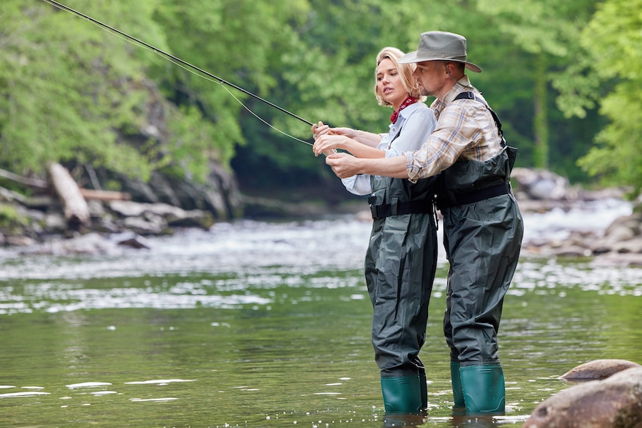 Photo: Arielle Kebbel, Zach Roerig Credit: ©2023 Hallmark Media/Photographer: Courtesy Johnson Production Group