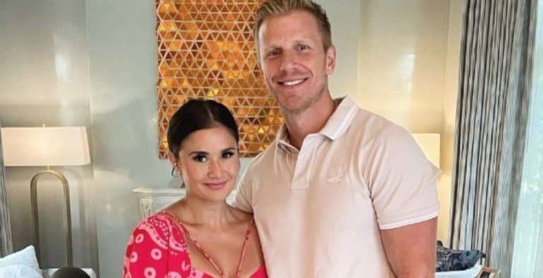 Sean Lowe Asks For Prayers, Reveals Wife Leaving Him