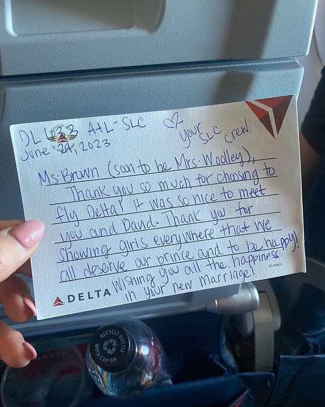 Note from the flight attendant to Christine BrownSourced from Instagram