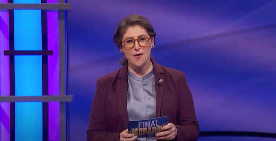 Mayim Bialik - Jeopardy! - YouTube