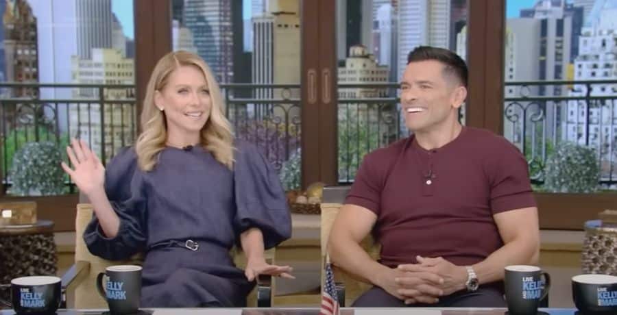 Live - Kelly Ripa YouTube